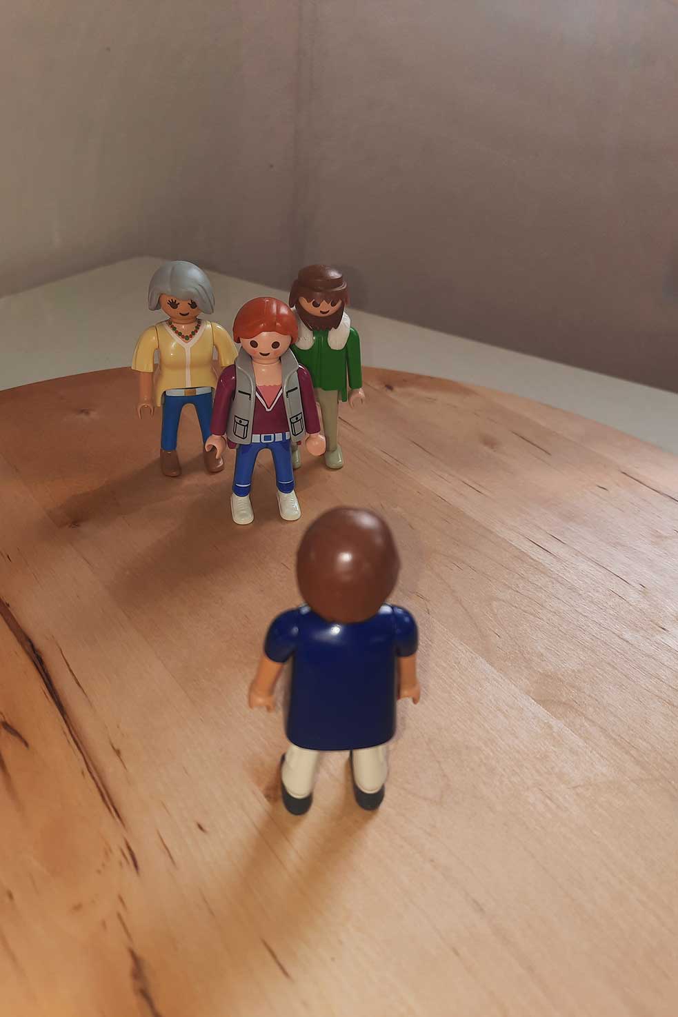 Spielfiguren einer Familienaufstellung